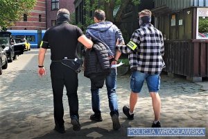 Kryminalni z Fabrycznej wraz z policjantami z Nowej Soli zatrzymali sprawców licznych przestępstw