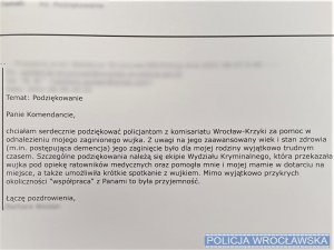 Wdzięczna wrocławianka podziękowała policjantom za pomoc w odnalezieniu zaginionego wujka