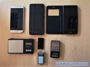 Telefony komórkowe i wagi elektroniczne